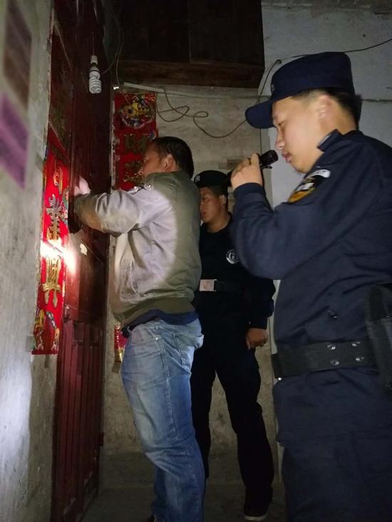 石河子粗心妈妈误将幼女锁家中 